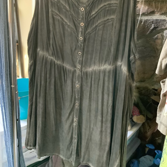 Torrid garment dyed sleeveless top, 4X - Picture 3 of 7